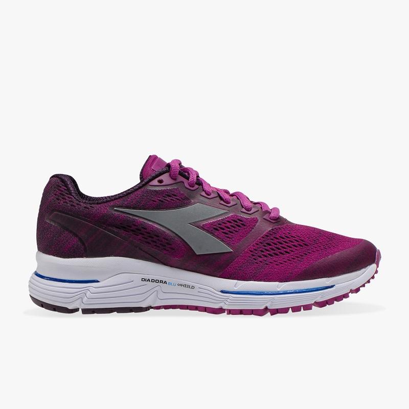 diadora mythos blushield elite 2