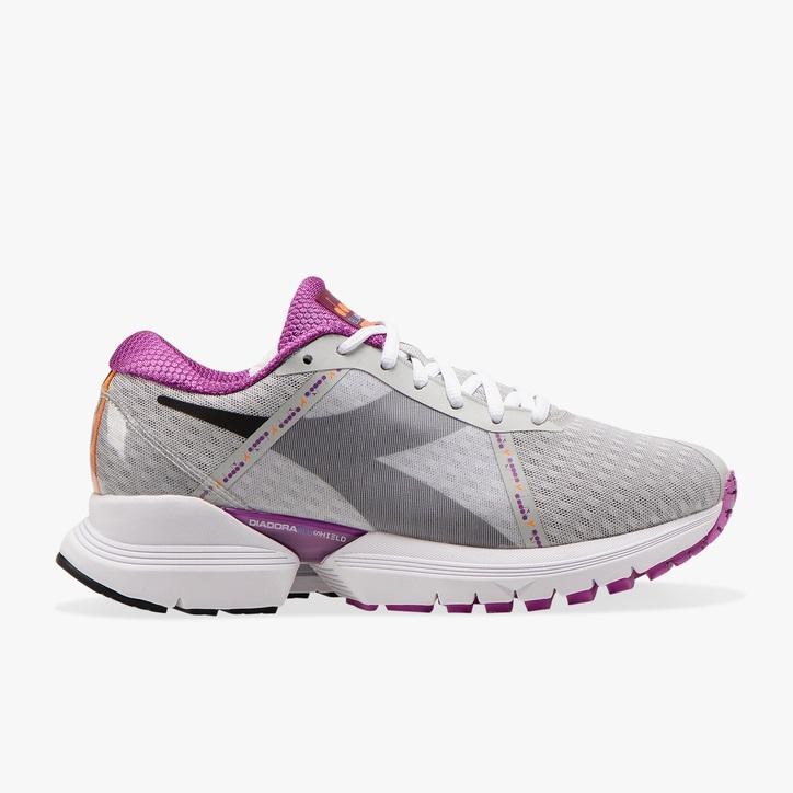 diadora mythos elite 2