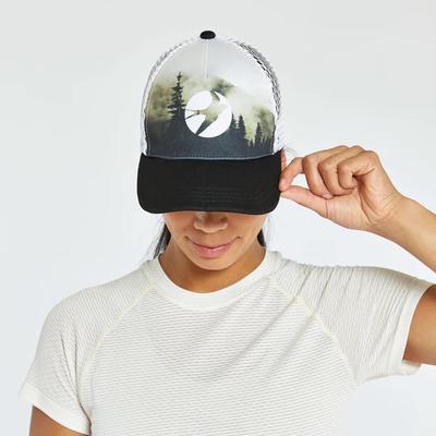 Women's Oiselle Runner Trucker Hat CIRCLE_BIRD_FOREST