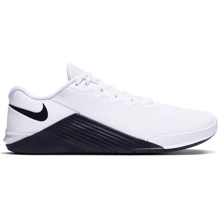 black and white nike metcon