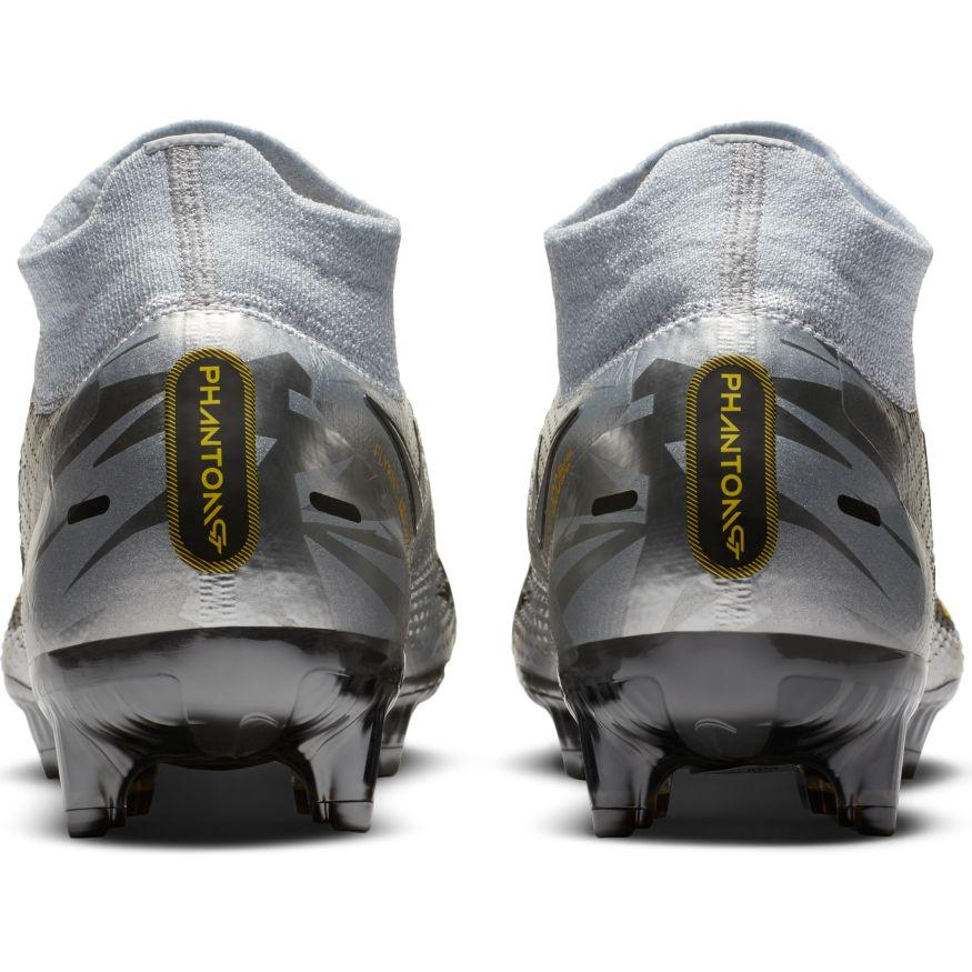 nike soccer cleats scorpion