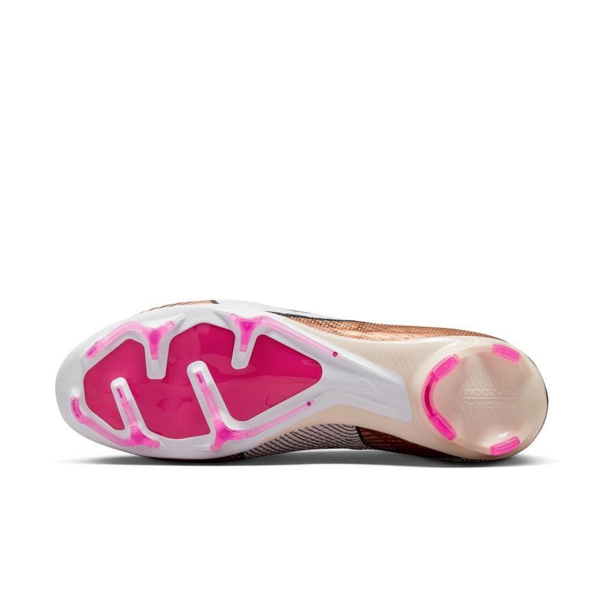 Chrome outlet bottom cleats